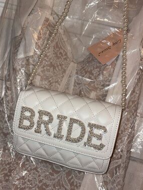 Bride Quilted Pearl-Handle Crossbody Bag - White
